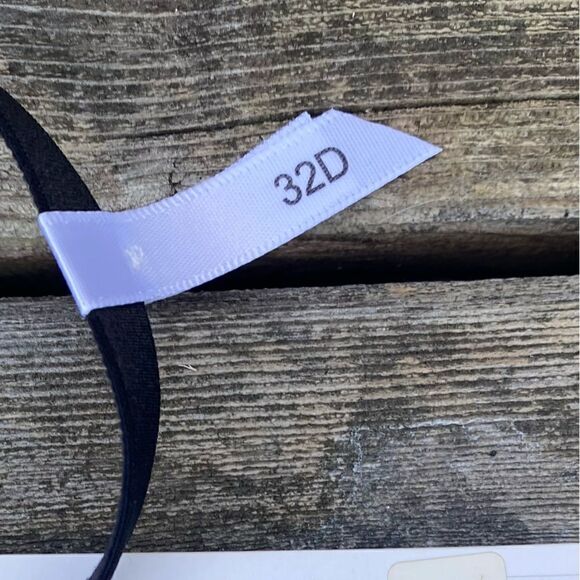 DKNY Black Modern Lace Sheer Demi Bra. Size 32D. NWT - Picture 10 of 12